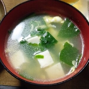 豆腐とつるむらさき卵のスープ